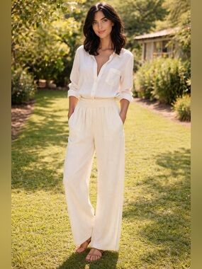 Danskin Wide Leg Cropped Pants in Cream